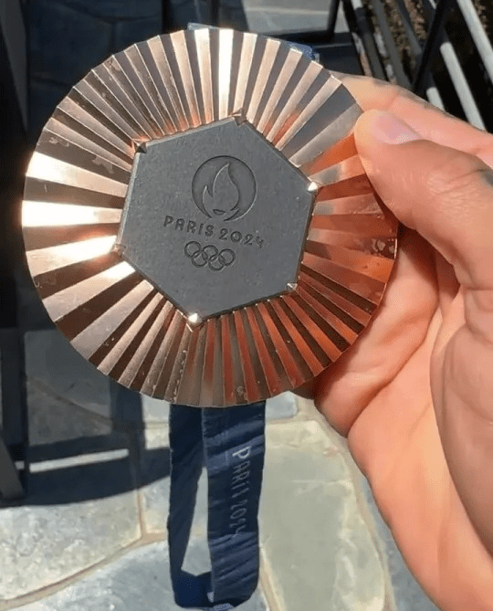 Nyjah Huston's video showing his tarnished bronze medal